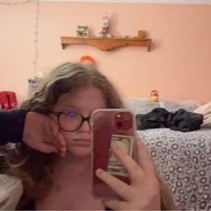 Meet your Posher, Taylor